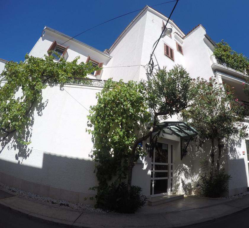 Guest House Neho Cres Εξωτερικό φωτογραφία